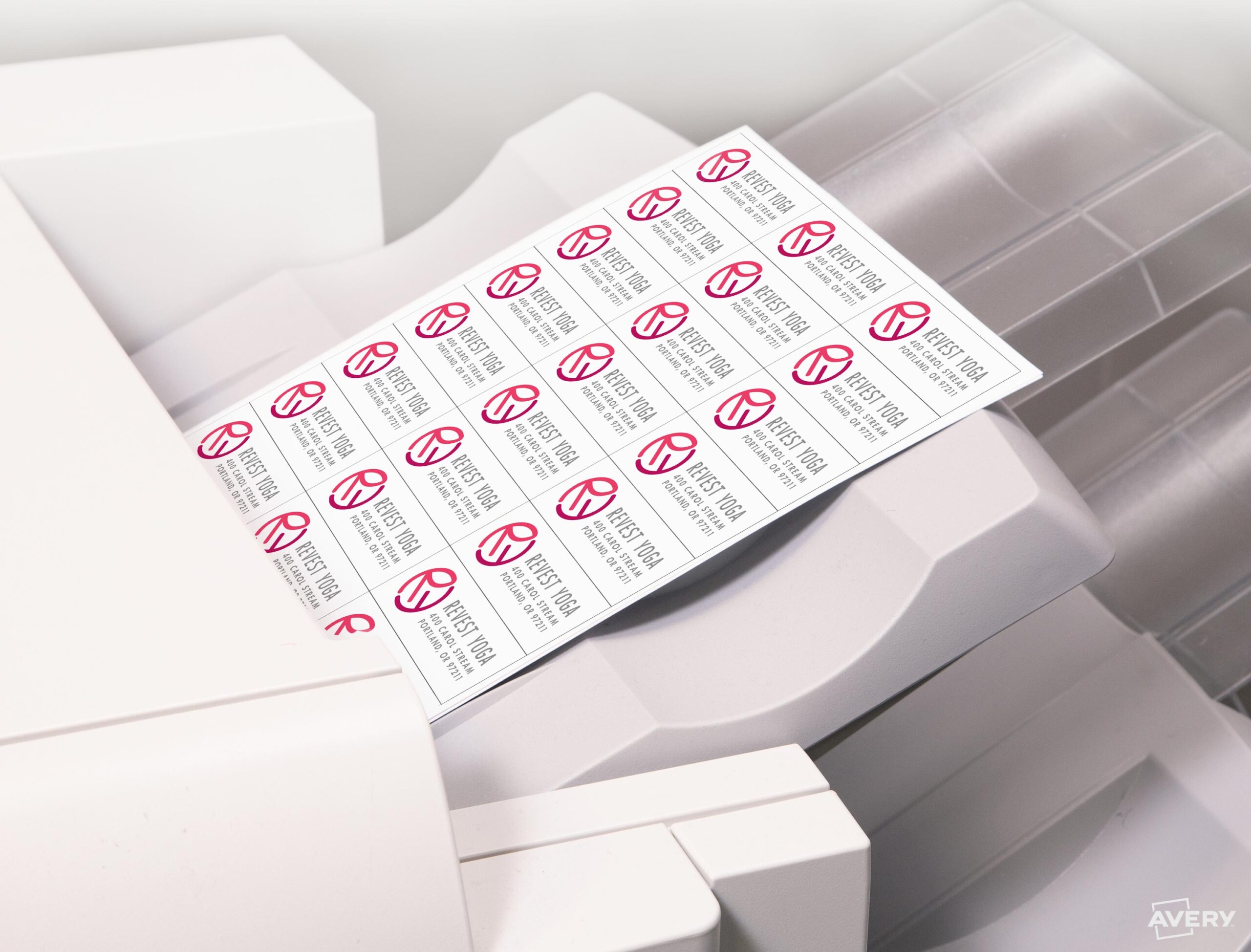 ETIQUETAS ADHESIVAS IMPRIMIBLES AVERY BLANCAS 6.4 x 3.4 cm - 2400 Unds - Imagen 4